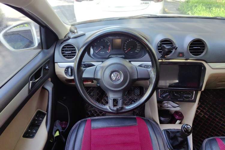 Used Volkswagen Jetta 2013 1.6L Manual Comfort Model Steering Wheel