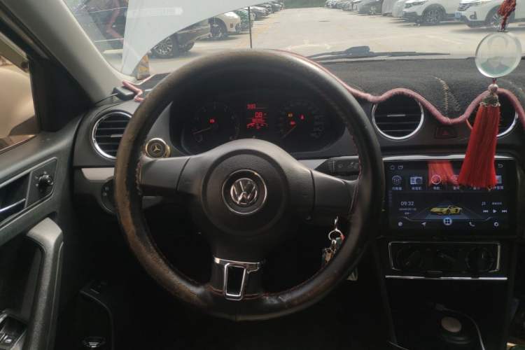 Used Volkswagen Jetta 2013 1.6L Manual Comfort Model Steering Wheel
