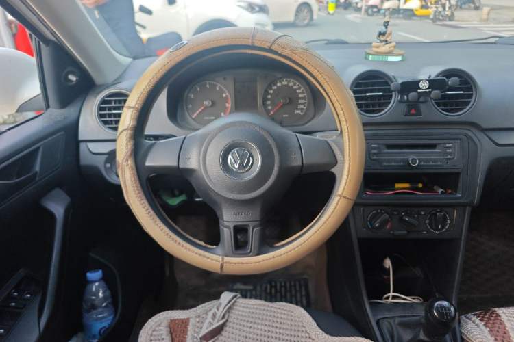 Used Volkswagen Jetta 2013 1.6L Manual Fashion Edition Steering Wheel