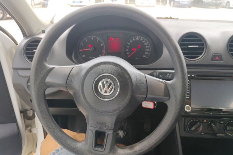 Used Volkswagen Jetta 2013 1.6L Automatic Fashion Model Steering Wheel