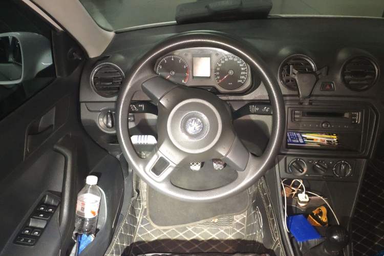 Used Volkswagen Jetta 2013 1.4L Manual Fashion Model Steering Wheel