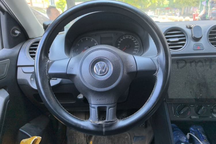 Used Volkswagen Jetta 2013 1.6L Manual Fashion Edition Steering Wheel