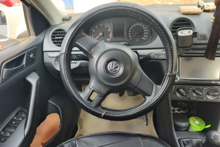 Used Volkswagen Jetta 2013 1.4L Manual Fashion Model Steering Wheel