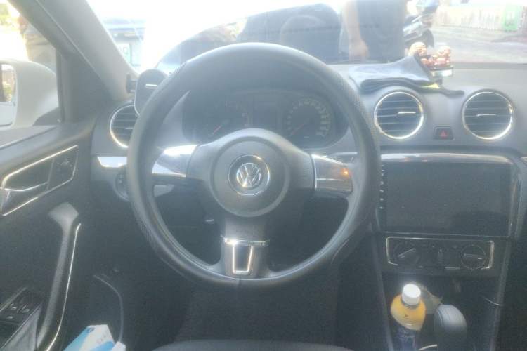Used Volkswagen Jetta 2013 1.6L Automatic Comfort Model Steering Wheel