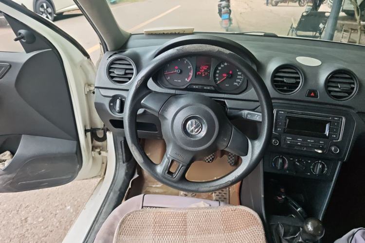 Used Volkswagen Jetta 2013 1.6L Manual Fashion Edition Steering Wheel