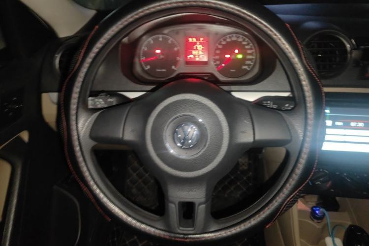 Used Volkswagen Jetta 2013 1.6L Automatic Comfort Model Steering Wheel