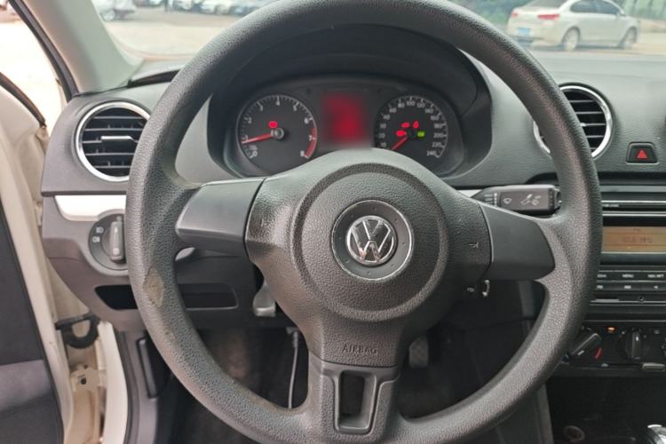 Used Volkswagen Jetta 2013 1.6L Automatic Comfort Model Steering Wheel