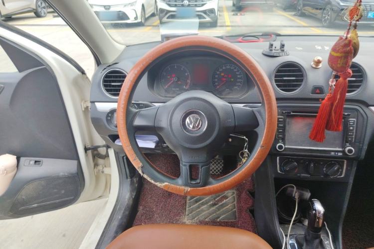 Used Volkswagen Jetta 2013 1.6L Automatic Comfort Model Steering Wheel