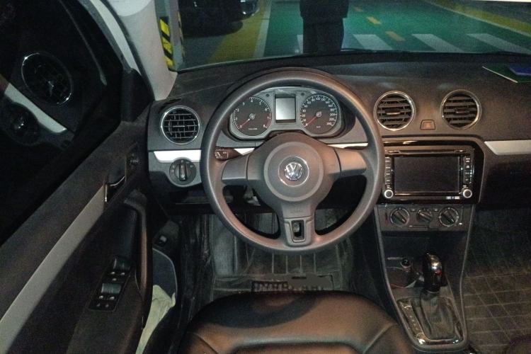 Used Volkswagen Jetta 2013 1.6L Automatic Comfort Model Steering Wheel
