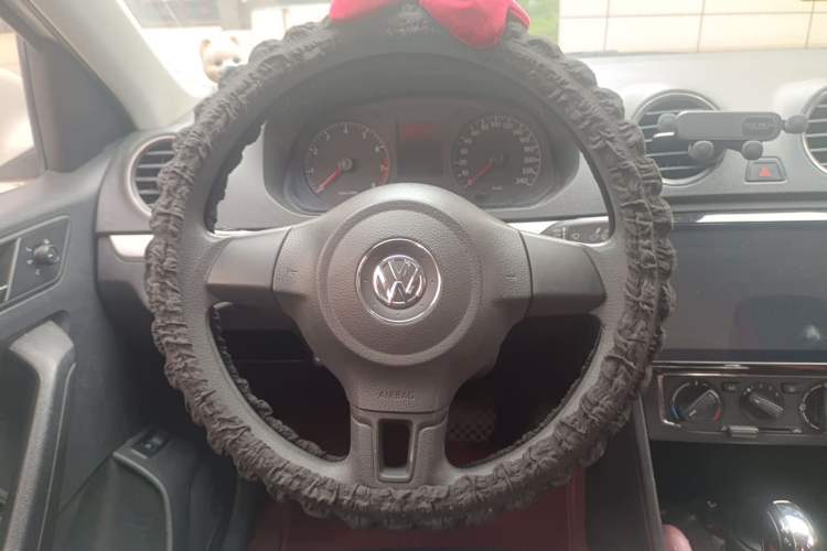 Used Volkswagen Jetta 2013 1.6L Automatic Comfort Model Steering Wheel