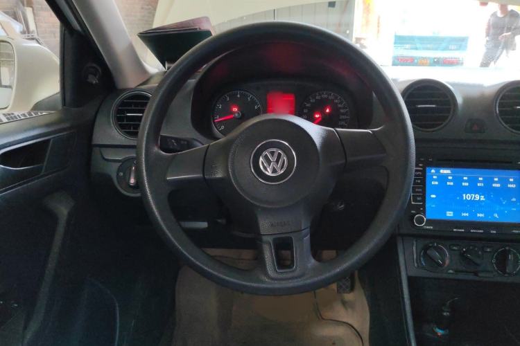 Used Volkswagen Jetta 2013 1.6L Manual Fashion Edition Steering Wheel