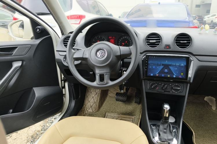 Used Volkswagen Jetta 2013 1.6L Automatic Fashion Model Steering Wheel