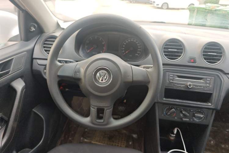 Used Volkswagen Jetta 2013 1.4L Manual Fashion Model Steering Wheel