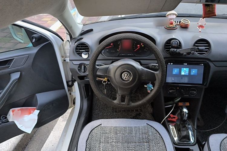 Used Volkswagen Jetta 2013 1.6L Automatic Fashion Model Steering Wheel
