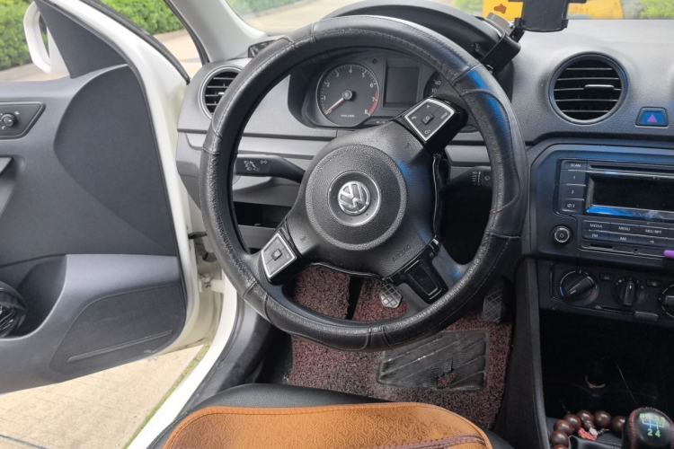 Used Volkswagen Jetta 2013 1.6L Manual Fashion Edition Steering Wheel