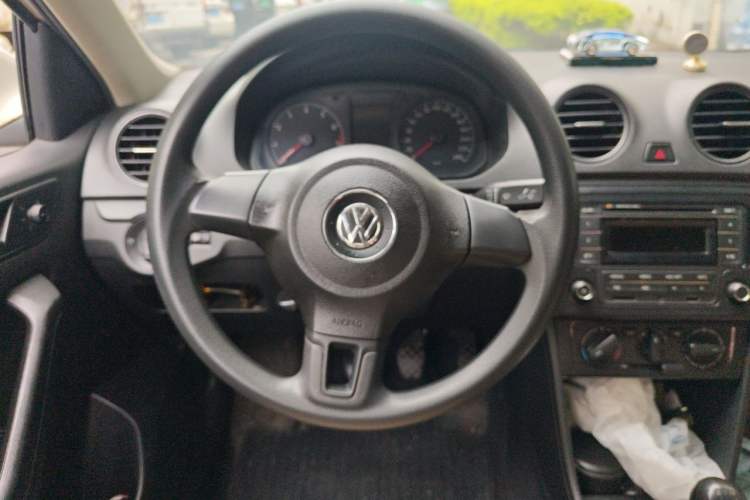 Used Volkswagen Jetta 2013 1.6L Manual Fashion Edition Steering Wheel