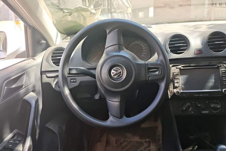 Used Volkswagen Jetta 2013 1.4L Manual Fashion Model Steering Wheel