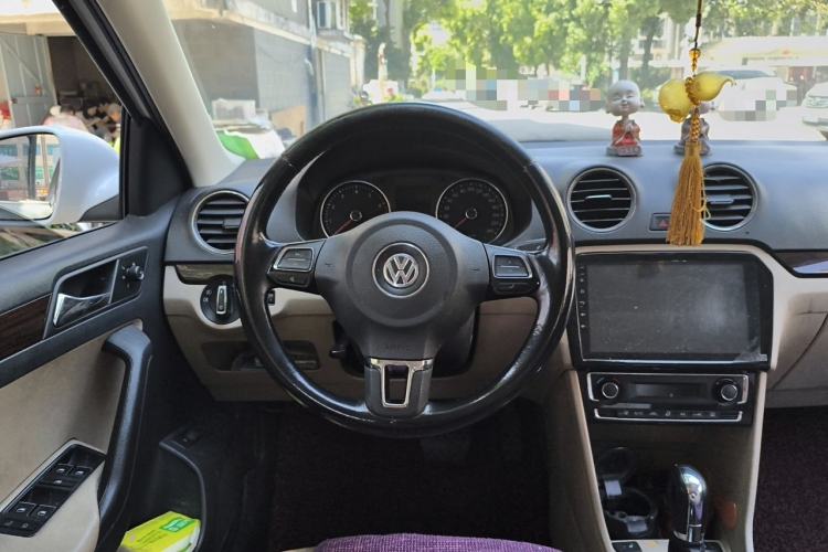 Used Volkswagen Jetta 2013 1.6L Automatic Luxury Model Steering Wheel