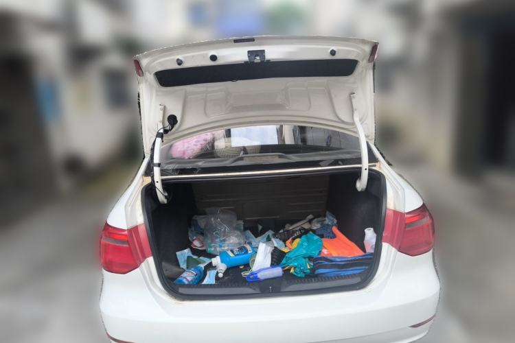Used Volkswagen Jetta 2013 1.6L Manual Fashion Edition Trunk