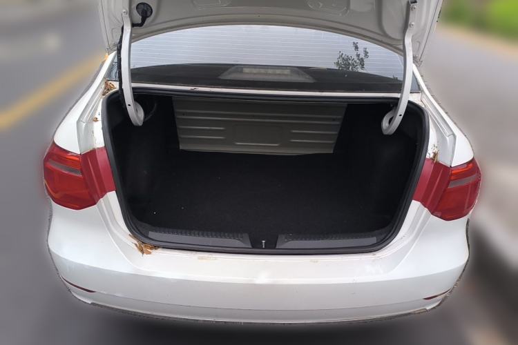 Used Volkswagen Jetta 2013 1.6L Manual Fashion Edition Trunk