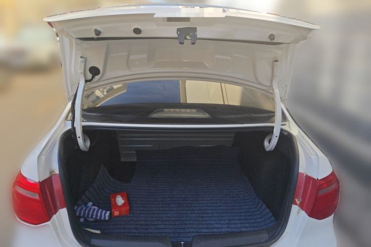 Used Volkswagen Jetta 2013 1.6L Automatic Fashion Model Trunk