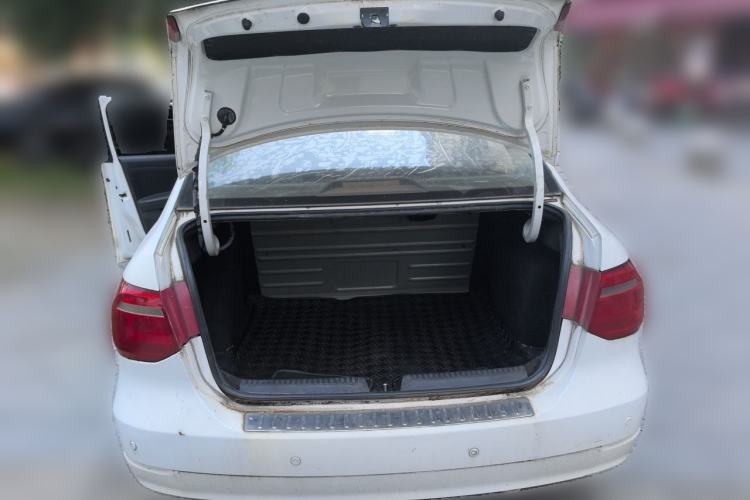 Used Volkswagen Jetta 2013 1.6L Manual Fashion Edition Trunk