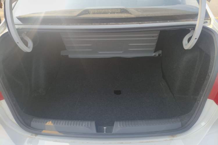 Used Volkswagen Jetta 2013 1.6L Manual Fashion Edition Trunk