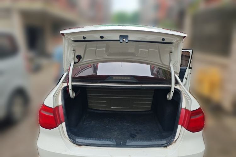 Used Volkswagen Jetta 2013 1.4L Manual Fashion Model Trunk