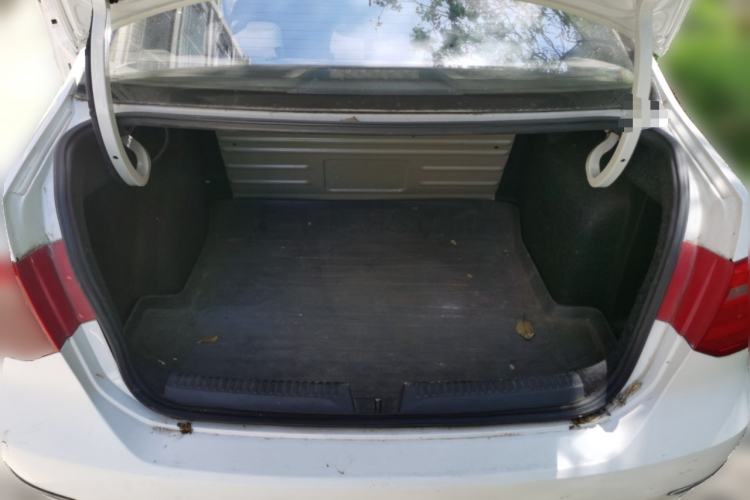 Used Volkswagen Jetta 2013 1.6L Manual Fashion Edition Trunk