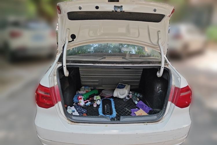Used Volkswagen Jetta 2013 1.6L Manual Fashion Edition Trunk
