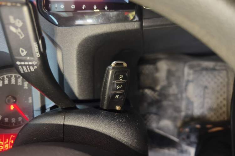 Used Volkswagen Jetta 2013 1.6L Manual Comfort Model Vehicle Key