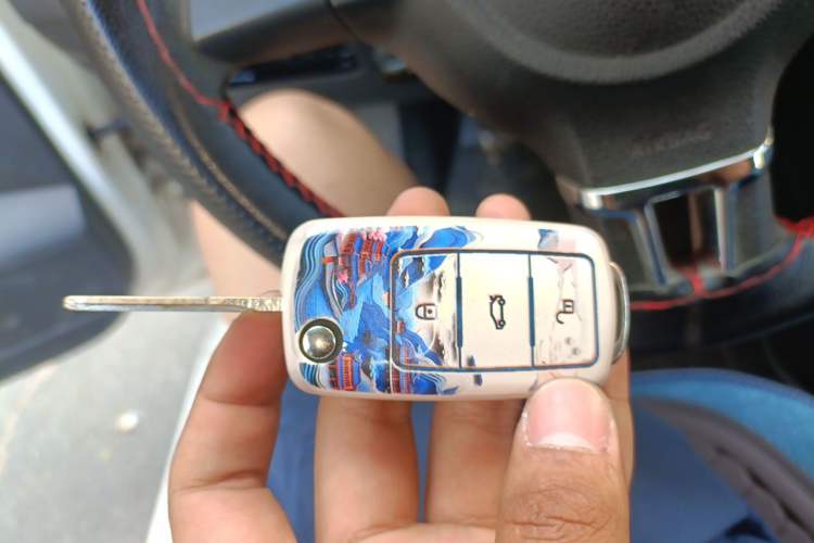 Used Volkswagen Jetta 2013 1.6L Manual Fashion Edition Vehicle Key