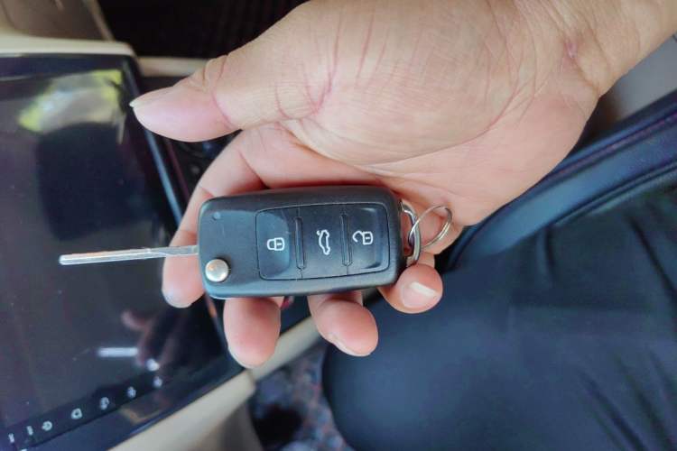 Used Volkswagen Jetta 2013 1.6L Manual Comfort Model Vehicle Key