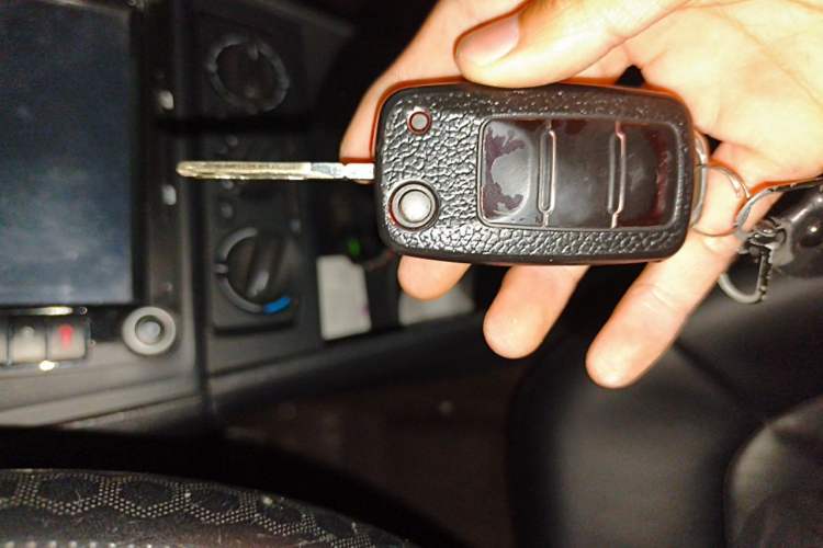 Used Volkswagen Jetta 2013 1.6L Manual Fashion Edition Vehicle Key