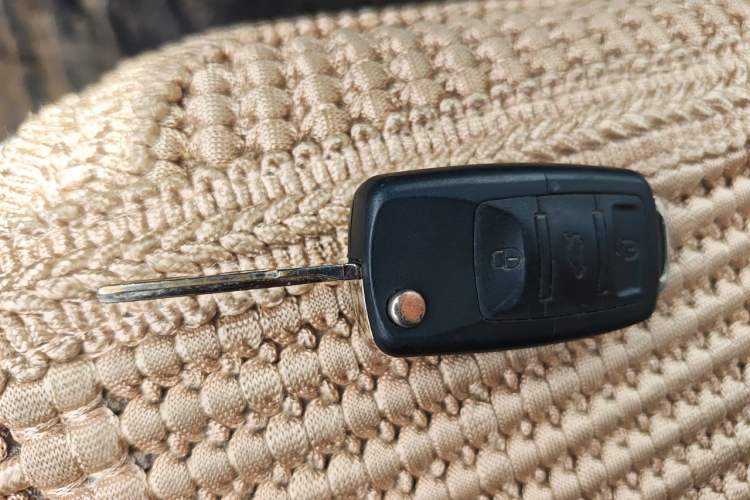 Used Volkswagen Jetta 2013 1.6L Automatic Fashion Model Vehicle Key