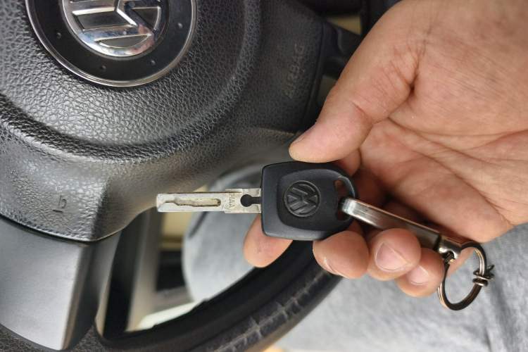 Used Volkswagen Jetta 2013 1.4L Manual Fashion Model Vehicle Key