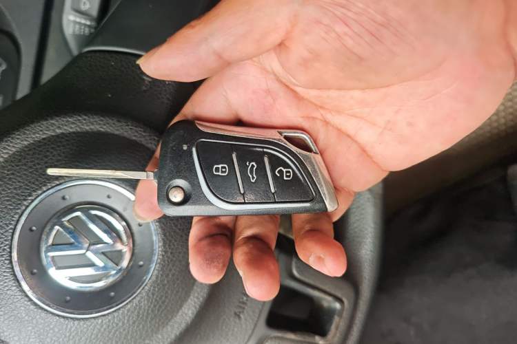 Used Volkswagen Jetta 2013 1.6L Manual Fashion Edition Vehicle Key