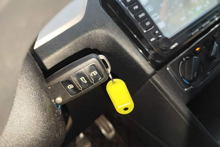 Used Volkswagen Jetta 2013 1.6L Manual Comfort Model Vehicle Key