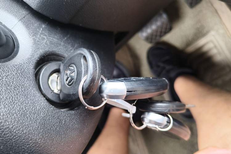 Used Volkswagen Jetta 2013 1.6L Automatic Fashion Model Vehicle Key