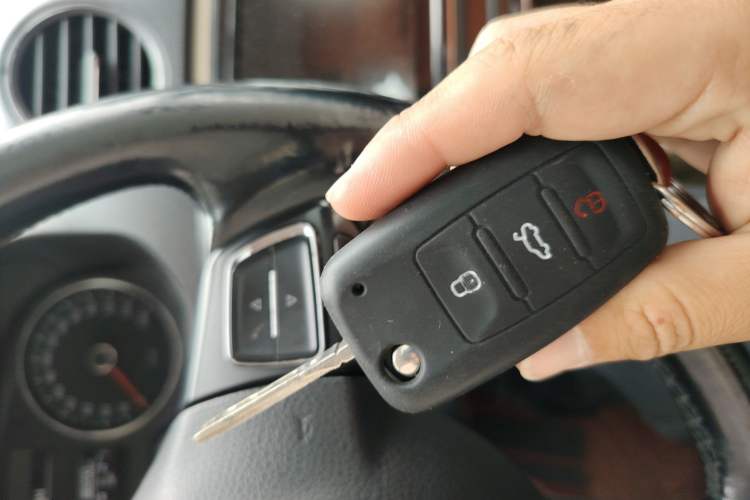 Used Volkswagen Jetta 2013 1.6L Automatic Luxury Model Vehicle Key