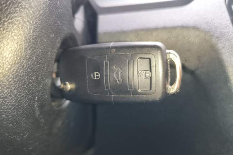 Used Volkswagen Jetta 2013 1.6L Manual Fashion Edition Vehicle Key