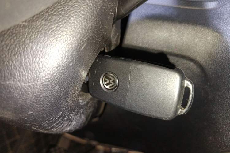 Used Volkswagen Jetta 2013 1.4L Manual Fashion Model Vehicle Key