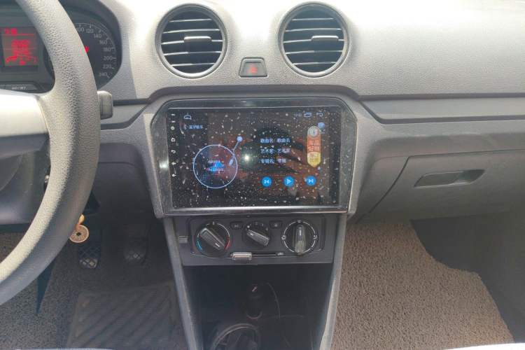 Used Volkswagen Jetta 2013 1.6L Manual Fashion Edition Audio And AC Panel