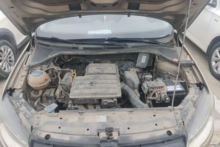 Used Volkswagen Jetta 2013 1.6L Manual Fashion Edition Engine Bay