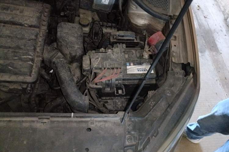 Used Volkswagen Jetta 2013 1.6L Automatic Fashion Model Engine Bay Left