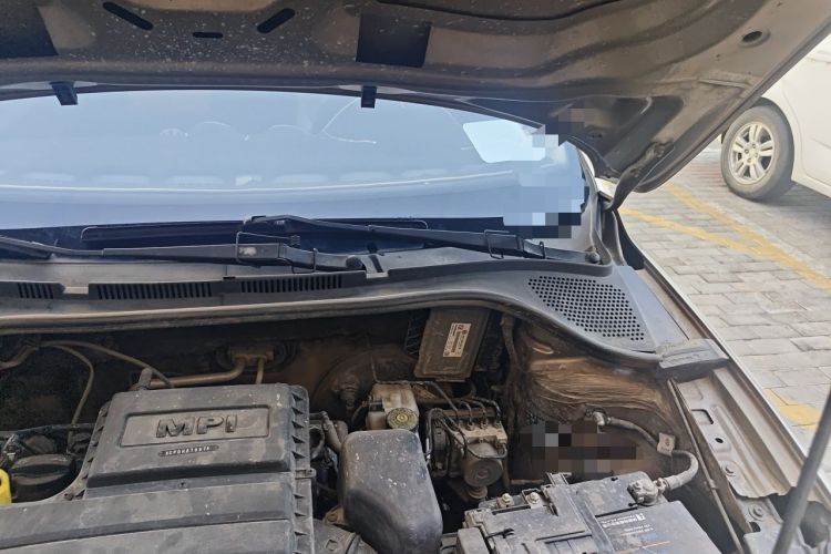 Used Volkswagen Jetta 2013 1.6L Manual Fashion Edition Engine Bay Left