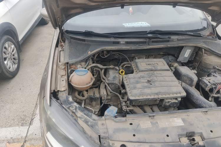 Used Volkswagen Jetta 2013 1.6L Manual Fashion Edition Engine Bay Right