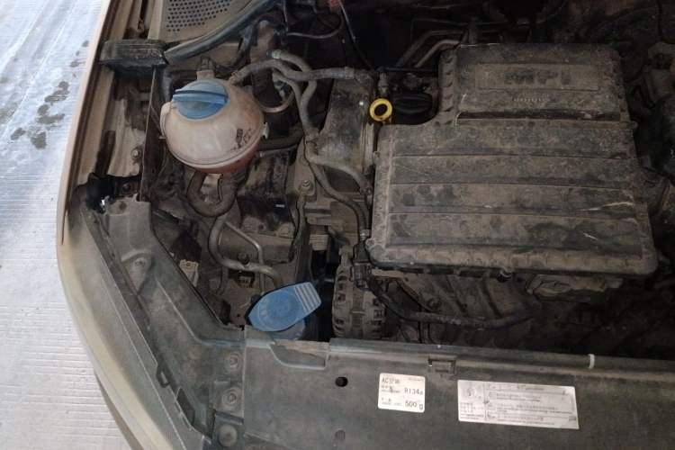 Used Volkswagen Jetta 2013 1.6L Automatic Fashion Model Engine Bay Right