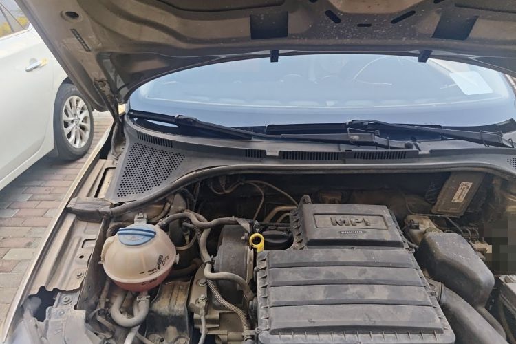 Used Volkswagen Jetta 2013 1.6L Manual Fashion Edition Engine Bay Right