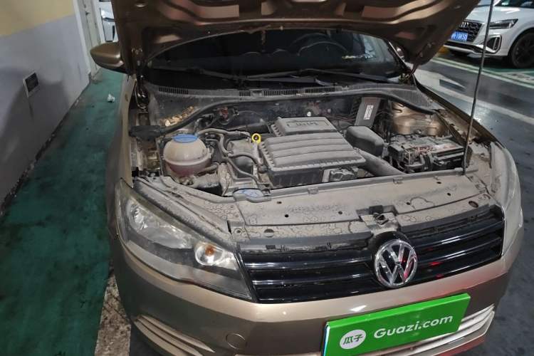Used Volkswagen Jetta 2013 1.4L Manual Fashion Model Engine Bay Right